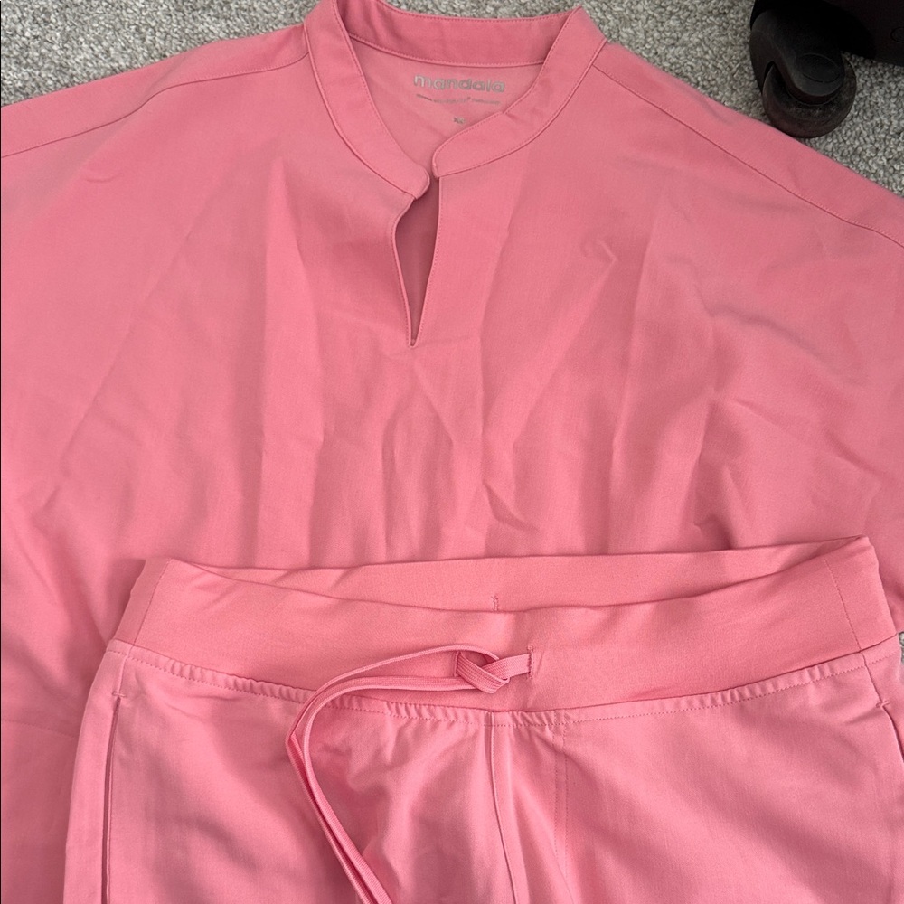Mandala Peony scrub set XS Dolman top PS joggers